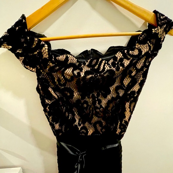 Betsy Adams formal lace evening gown - Picture 4 of 6